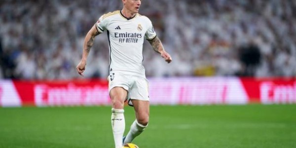 凤凰体育官网-皇马确认克罗斯今夏离队+退役：这里永远是你的家